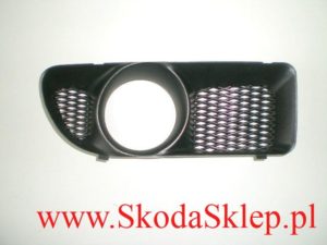 1174_1247732142_P7160012 Zaślepka zderzaka Skoda Felicia 98- prawa