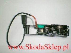 Zamek maski pokrywy silnika Skoda Octavia II
