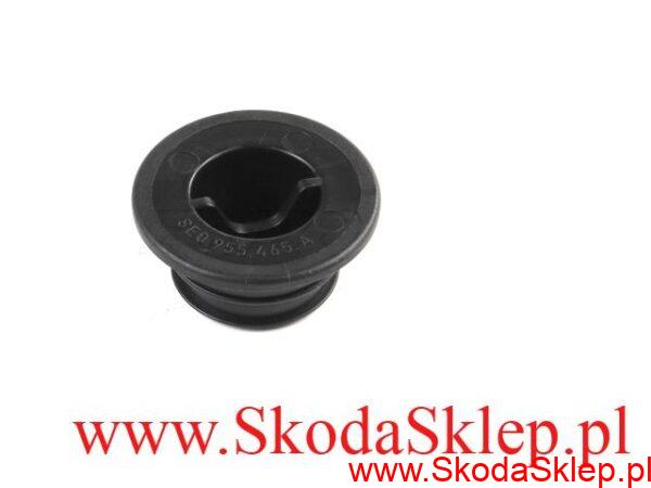 Zaślepka zbiornika płynu spryskiwaczy Skoda Fabia II Roomster Octavia Octavia II Yeti Superb II 8E0955465A