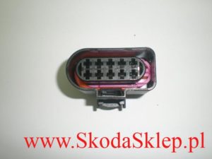 Wtyczka reflektora przedniego Skoda Fabia II 6R0973735