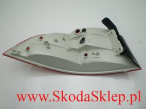 LAMPA TYLNA SUPERB II PRAWA ZEWNĘTRZNA 3T5945112
