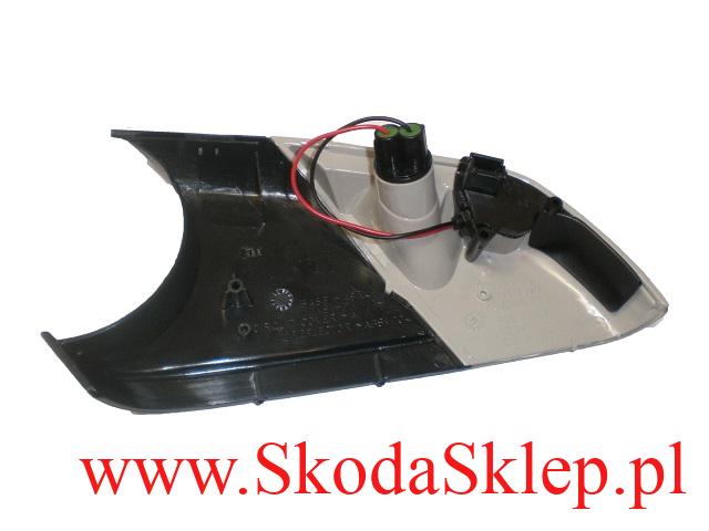 Kierunkowskaz lusterka z podświetleniem otoczenia Skoda Octavia II prawy 1Z0949102D