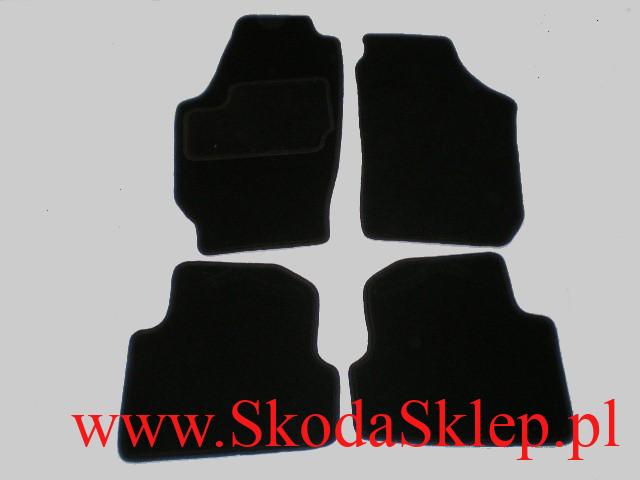 Dywaniki welurowe Skoda Fabia II czarne DCA700002