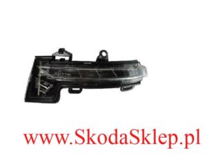 Kierunkowskaz lusterka Skoda Octavia III prawy -oryginał 5E0949102