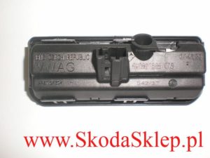 Przycisk zamka drzwi  bagażnika Skoda Fabia III Rapid Karoq Kodiaq 6V0827566